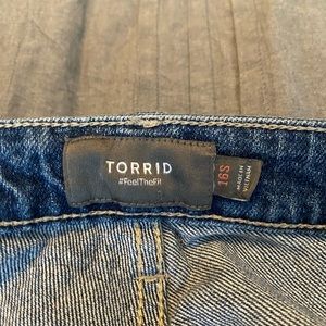 Torrid crop distressed crop pant